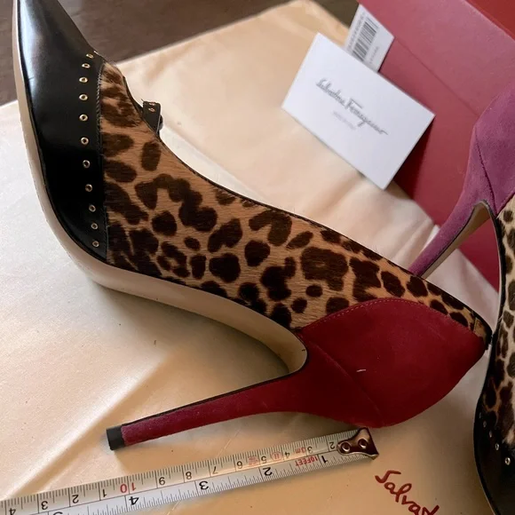 SALVATORE FERRAGAMO BEAUTIFUL SHOE / PUMP size 37.5 (7.5)